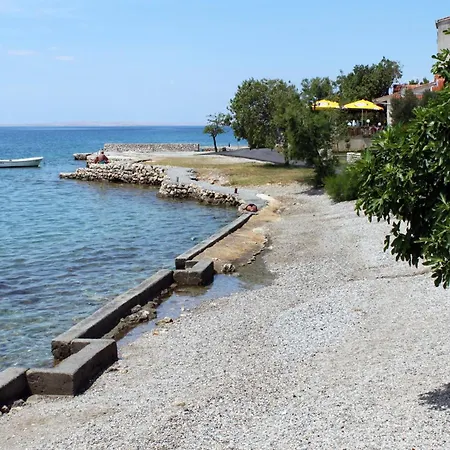 17772d Starigrad Paklenica