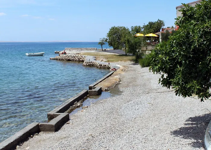 17772d Starigrad Paklenica